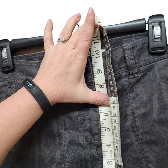 Ann Taylor LOFT Twill Stretch Pant Marisa Snake Print Black Grey Cargo Womens 10 - Picture 16 of 16